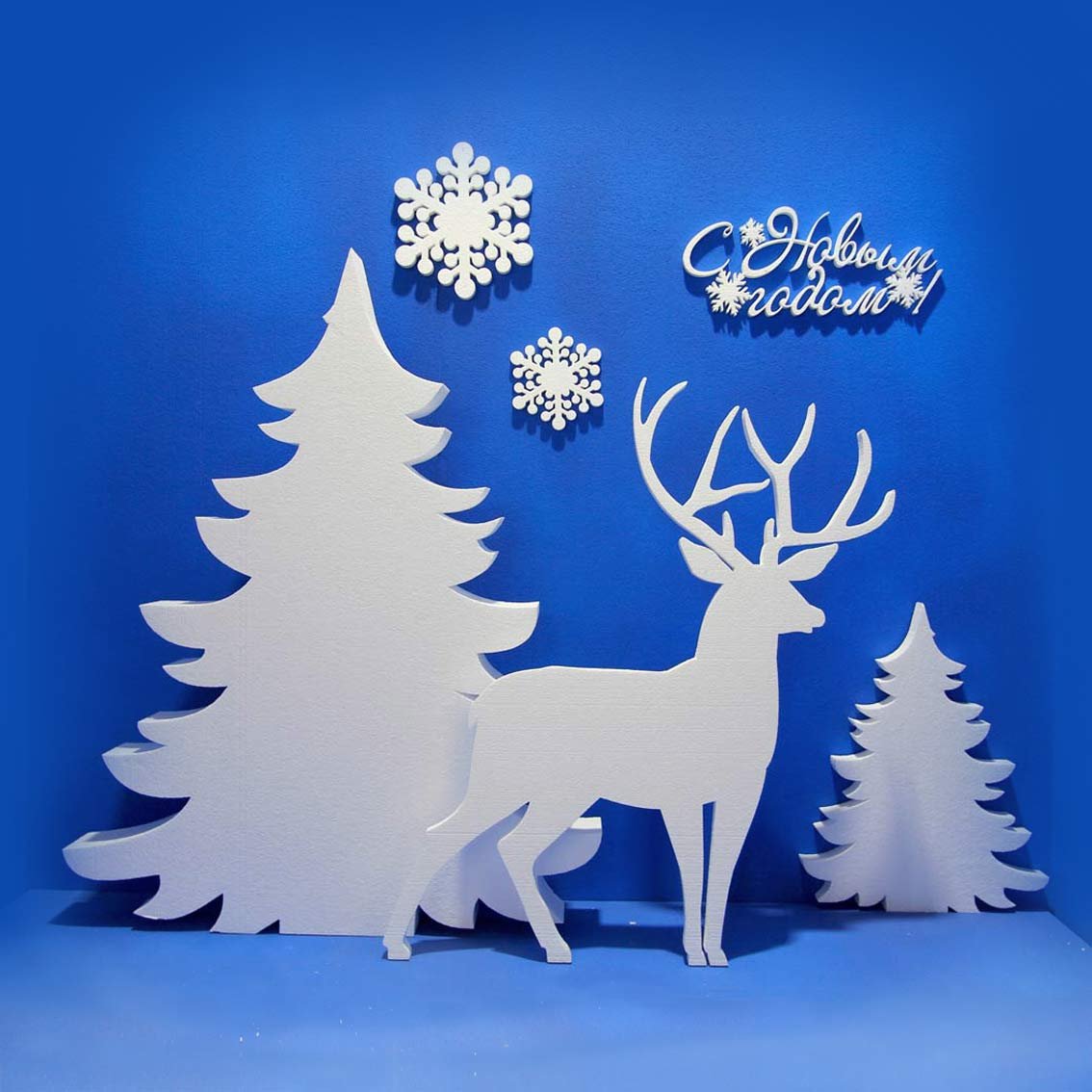 Фигура олень из пенопласта